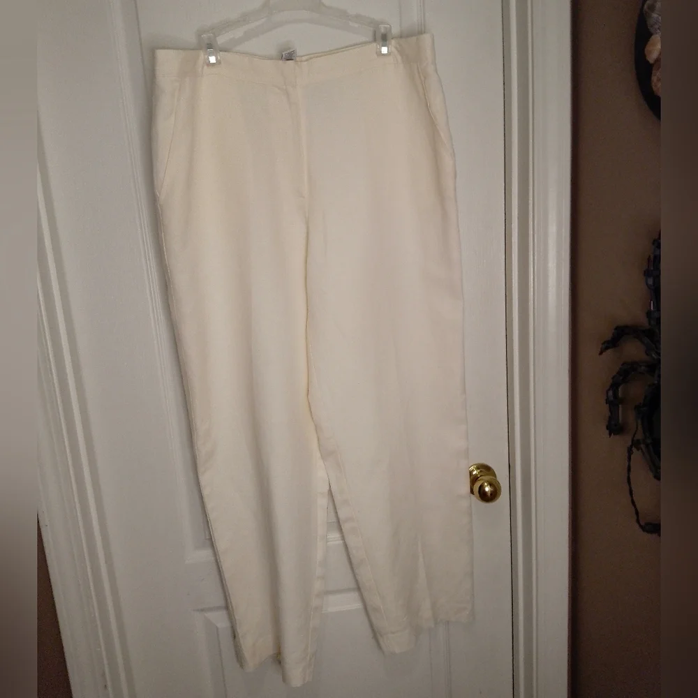 NWT/ pants/size 16/Brand: Ruby Rd/color:ant white